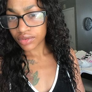 Meet your Posher, Desirae